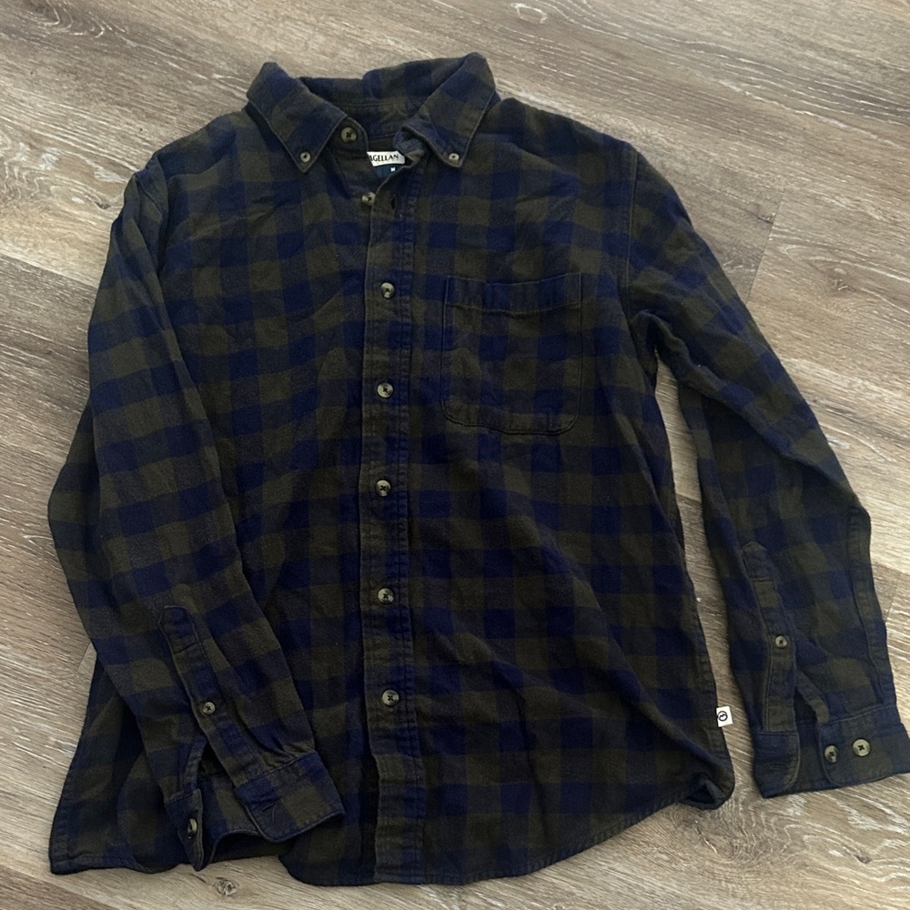 Magellan Outdoors Men's Blue and Black Checkered Shirt